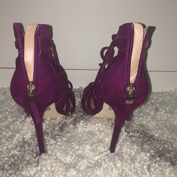 Wine coloured shoes for a night on the town! - Picture 3 of 4